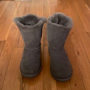 Kids Ugg Bailey Bow II boots